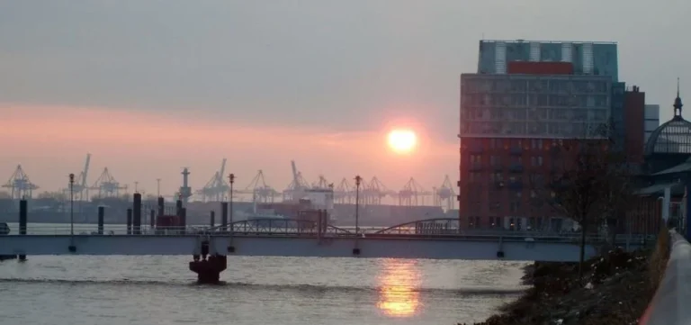 Lire la suite à propos de l’article Guide de Hambourg