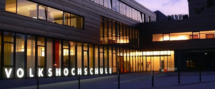 Lire la suite à propos de l’article S’instruire à la VHS !