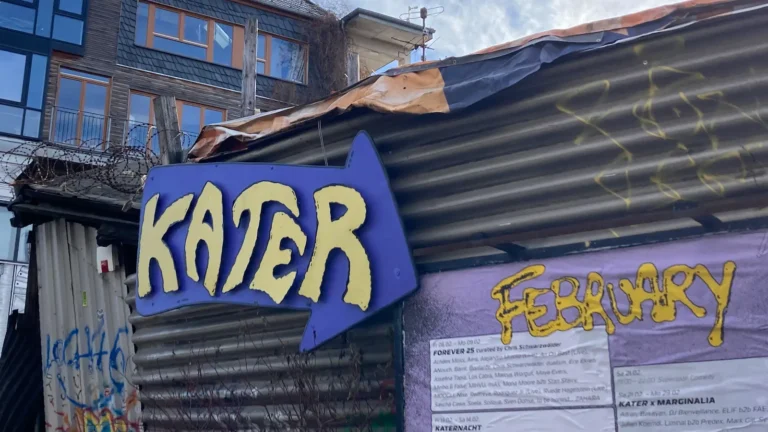 Lire la suite à propos de l’article Kater Blau vs Kater Holzig