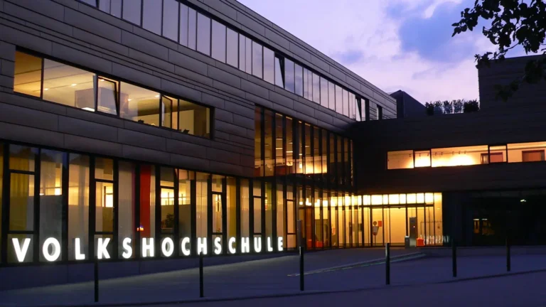 Lire la suite à propos de l’article S&rsquo;instruire à la VHS !