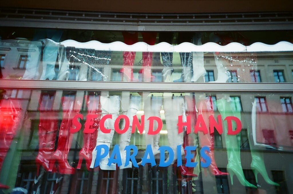 Seconde Main Vente Affaire Occasion Vêtements D'occasion De Haute