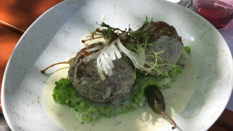 Lire la suite à propos de l’article Restaurants allemands à Berlin : nos 20 adresses préférées