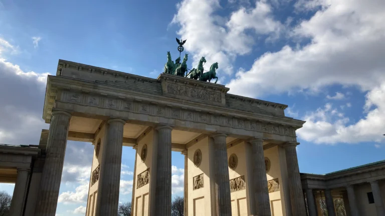 Lire la suite à propos de l’article La porte de Brandebourg sans la foule